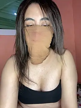 Lalou online show from April 7, 2026, 10:09 pm