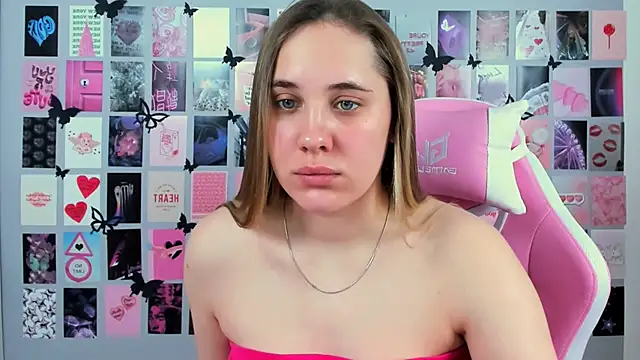 Snapshot of MiaMilas chatting on March 17, 2025, 5:23 am MiaMilas online show from March 17, 2025, 5:23 am