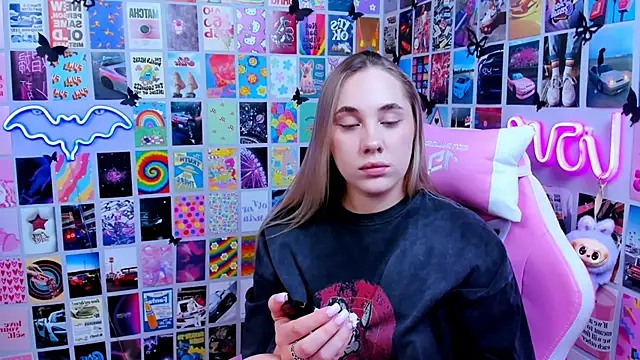 Snapshot of MiaMilas chatting on March 17, 2026, 2:53 pm MiaMilas online show from March 17, 2026, 2:53 pm