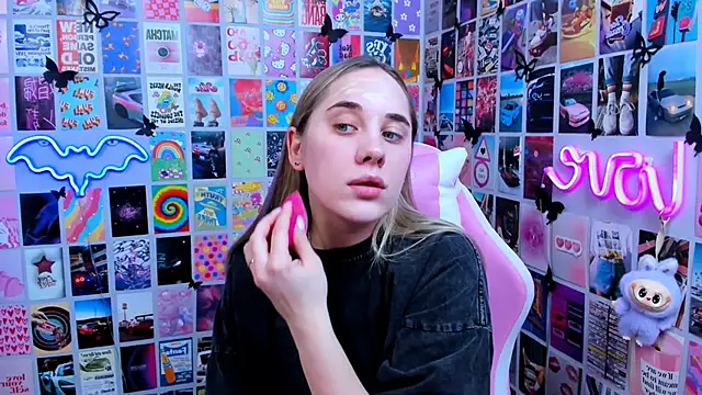 Snapshot of MiaMilas chatting on March 24, 2026, 3:39 pm MiaMilas online show from March 24, 2026, 3:39 pm