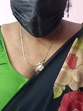 Snapshot of mallu-sumi chatting on May 1, 2026, 9:14 am mallu-sumi online show from May 1, 2026, 9:14 am