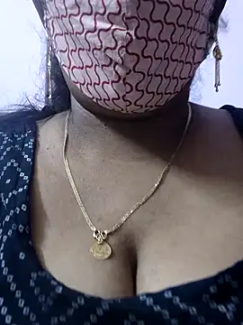 Snapshot of mallu-sumi chatting on June 9, 2026, 7:03 pm mallu-sumi online show from June 9, 2026, 7:03 pm