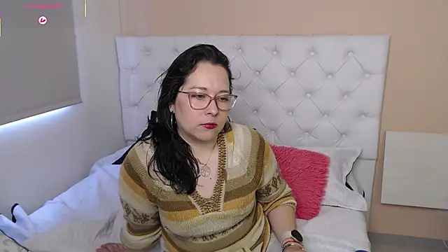 May Carlier online show from January 15, 2026, 6:33 pm