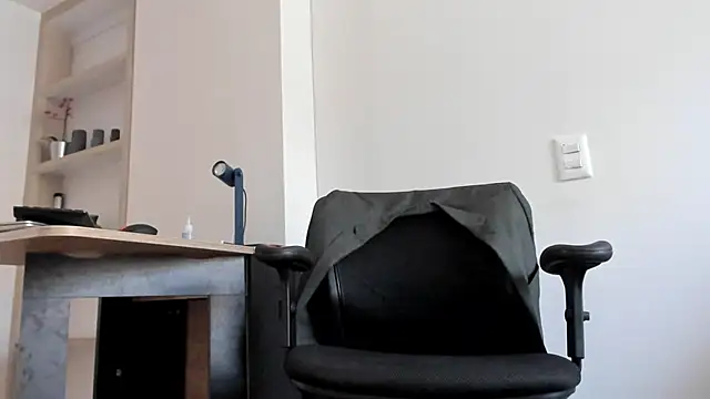 pablo-rincon95 online show from January 4, 2025, 5:47 pm