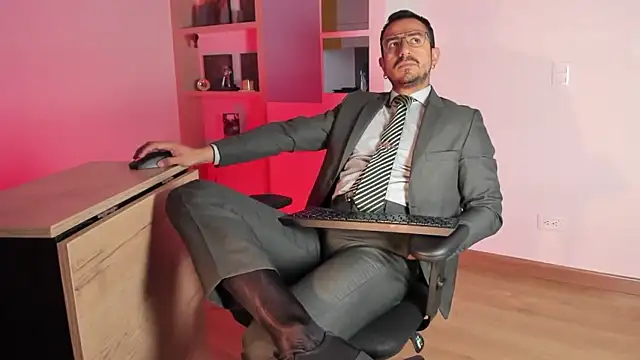 pablo-rincon95 online show from January 13, 2026, 1:49 pm