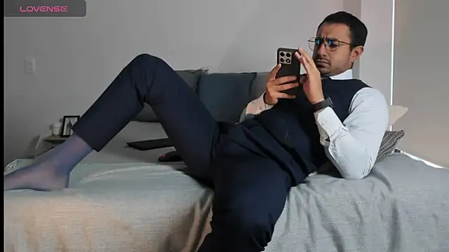 pablo-rincon95 online show from April 10, 2026, 1:38 pm