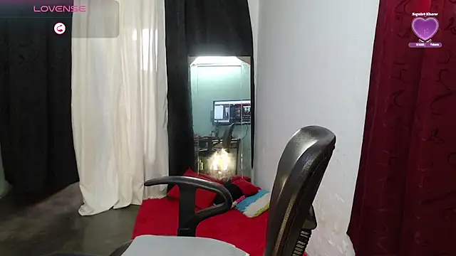 Aranza-Queen online show from May 19, 2026, 3:51 pm