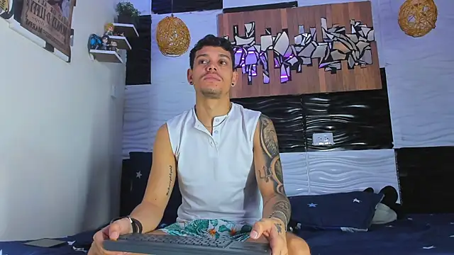 Friendsofeverything  online show from December 5, 2025, 1:42 pm