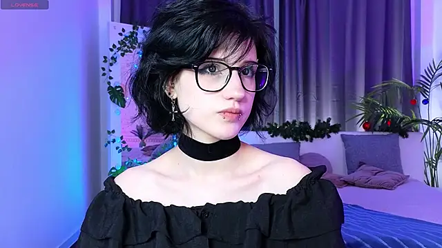 dark vamp  online show from December 21, 2024, 9:25 pm