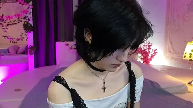 dark vamp  online show from February 28, 2025, 10:52 am