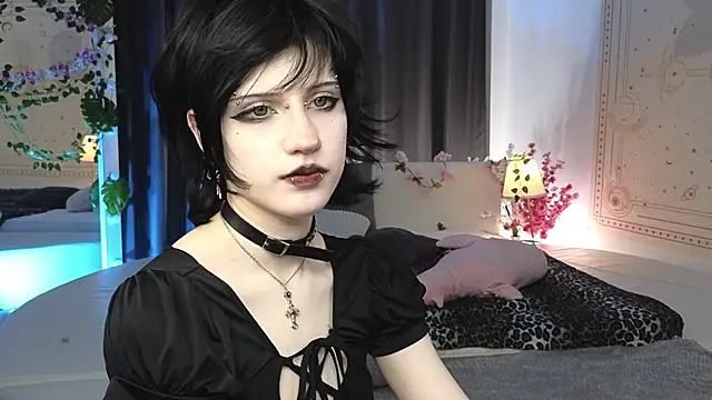 dark vamp  online show from March 2, 2025, 11:39 am