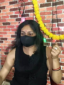 PeaCoooock online show from April 13, 2026, 4:56 pm