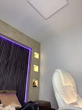 Snapshot of dolcebella chatting on September 11, 2025, 1:22 pm dolcebella online show from September 11, 2025, 1:22 pm