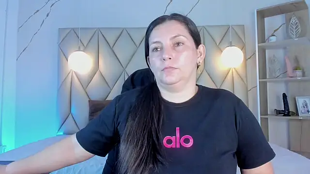 angelswets online show from December 14, 2025, 1:27 pm