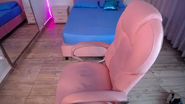 pettit courtny online show from January 3, 2025, 9:25 am