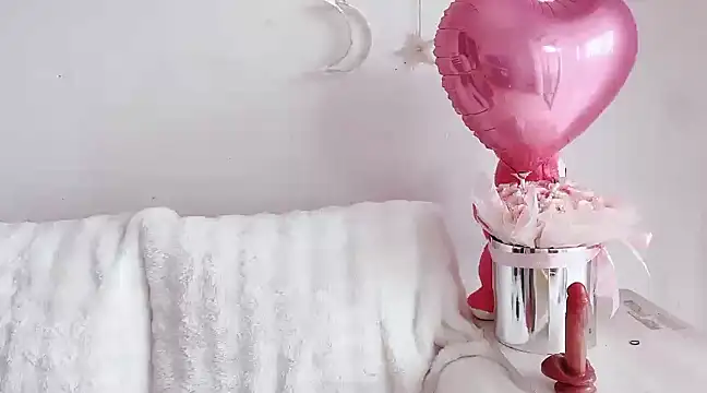 fanfan-FF online show from March 8, 2025, 5:07 am