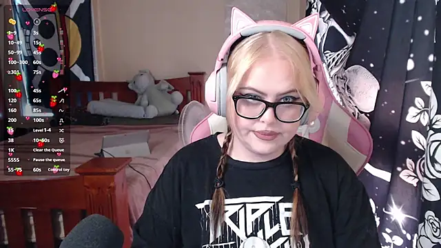 Snapshot of ChubbyBubs chatting on February 5, 2025, 4:48 am ChubbyBubs online show from February 5, 2025, 4:48 am