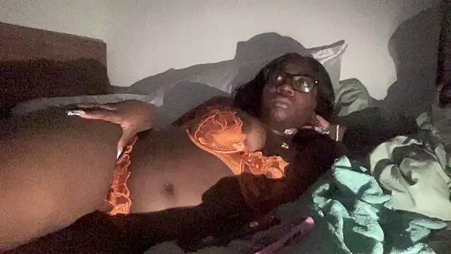 Snapshot of AveryJ99 chatting on February 11, 2025, 9:42 am AveryJ99 online show from February 11, 2025, 9:42 am