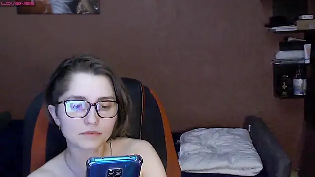 womanstrong78 online show from March 2, 2025, 6:51 pm