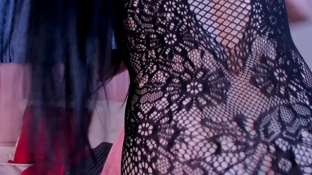 x milu online show from February 19, 2025, 8:10 pm