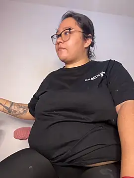 CinnamonCookiez online show from December 5, 2025, 4:54 am