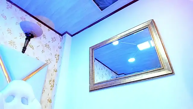 LaurenHu online show from March 17, 2025, 7:02 am