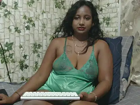 Snapshot of indiantina01 chatting on February 16, 2025, 8:33 pm indiantina01 online show from February 16, 2025, 8:33 pm