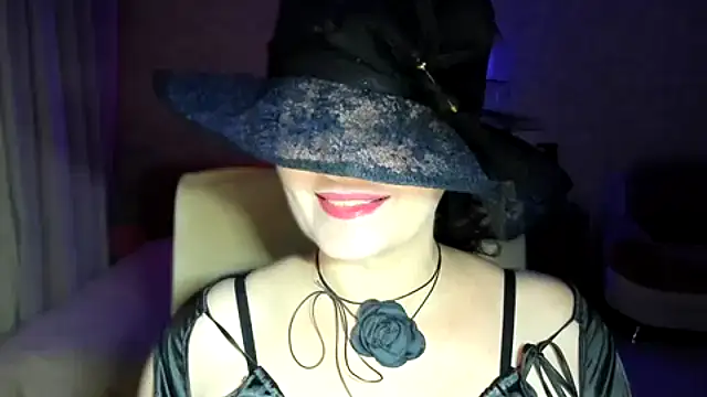 Snapshot of WitchBlueRose chatting on November 7, 2025, 5:46 pm WitchBlueRose online show from November 7, 2025, 5:46 pm