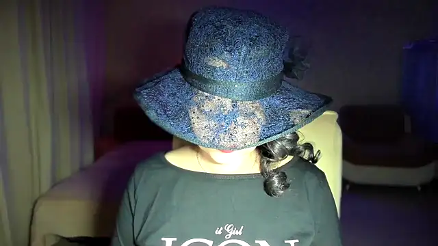 Snapshot of WitchBlueRose chatting on November 12, 2025, 8:08 pm WitchBlueRose online show from November 12, 2025, 8:08 pm