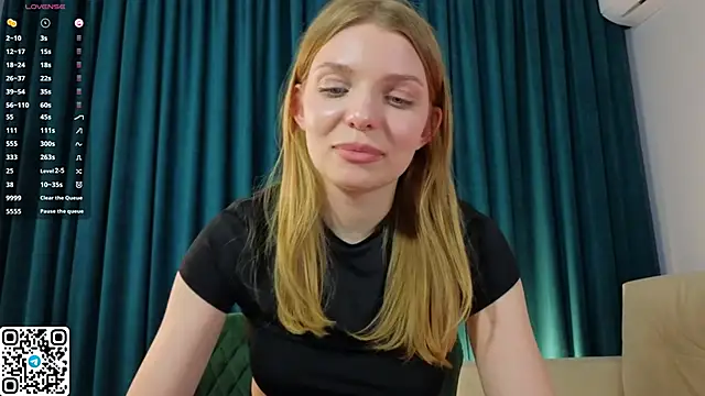 ElswythDecoursey online show from March 3, 2025, 9:05 pm