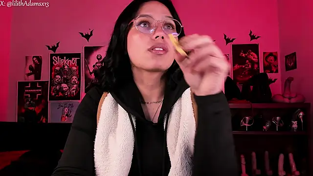 lilith-deveraux online show from March 26, 2026, 3:12 am