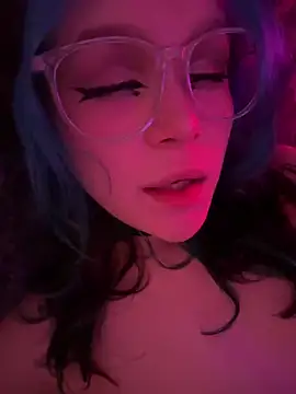 MaddisonHaas online show from March 21, 2025, 3:01 am