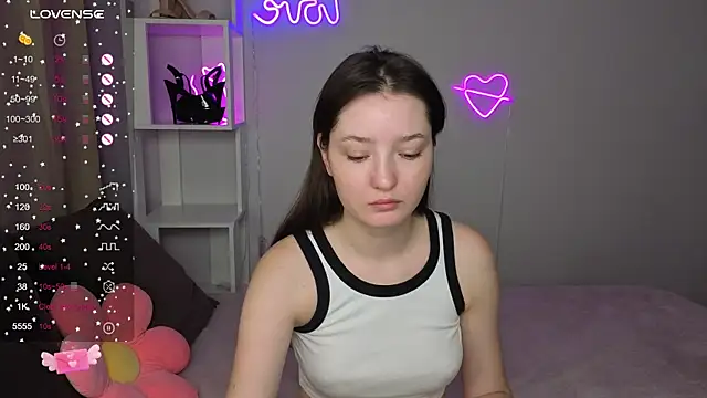 Fairyy Moon online show from October 13, 2025, 12:32 am