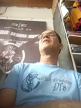 Snapshot of barboza991 chatting on February 21, 2025, 3:32 pm barboza991 online show from February 21, 2025, 3:32 pm