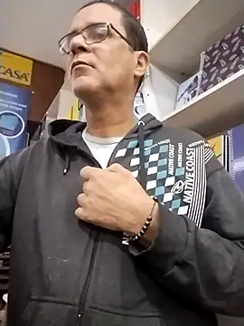 Snapshot of barboza991 chatting on October 31, 2025, 12:28 pm barboza991 online show from October 31, 2025, 12:28 pm