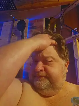 alienbunny online show from December 3, 2025, 4:31 am