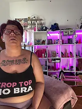 Snapshot of SunshineLexi chatting on April 17, 2026, 9:34 am SunshineLexi online show from April 17, 2026, 9:34 am