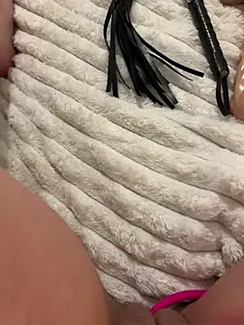 Snapshot of Sensolyss chatting on March 1, 2025, 6:21 pm Sensolyss online show from March 1, 2025, 6:21 pm