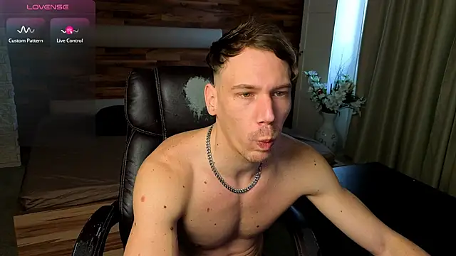 MateoBenjaminX online show from March 5, 2026, 12:56 pm