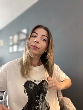 Mia Ethan online show from June 9, 2026, 6:47 am