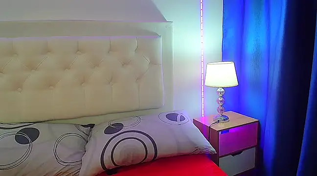 jescaoporto4 online show from March 4, 2025, 4:52 pm