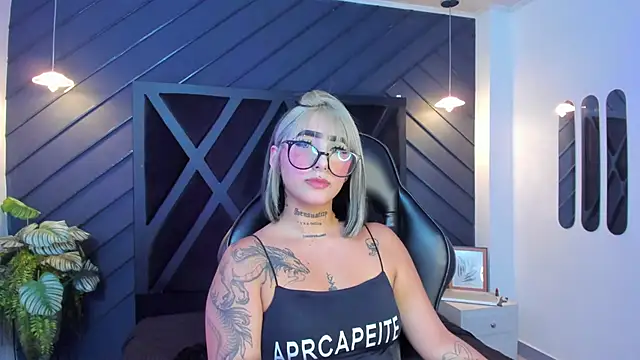 Alahia Dangelo online show from September 9, 2025, 11:54 am