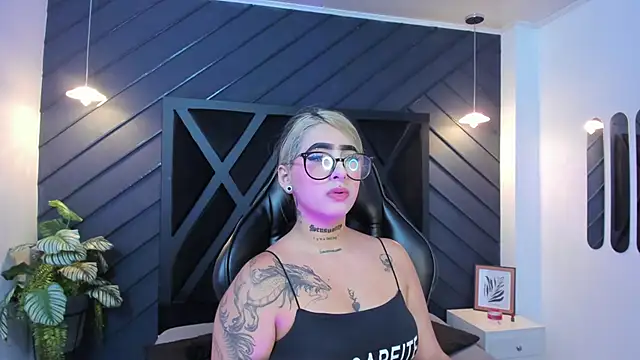 Alahia Dangelo online show from September 18, 2025, 11:34 am