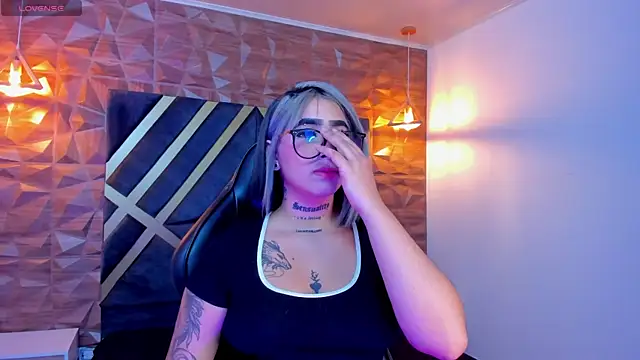 Alahia Dangelo online show from October 1, 2025, 11:38 am