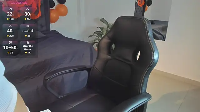  maria foxx  online show from October 16, 2025, 8:32 pm