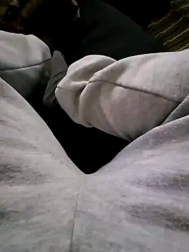 Snapshot of DBento0702 chatting on January 23, 2025, 2:50 pm DBento0702 online show from January 23, 2025, 2:50 pm