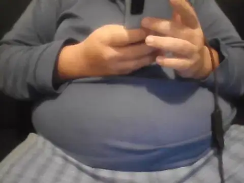 Snapshot of DBento0702 chatting on January 25, 2025, 8:10 am DBento0702 online show from January 25, 2025, 8:10 am