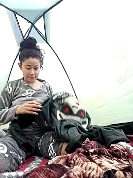 Milkdulce1 online show from January 18, 2026, 1:48 pm