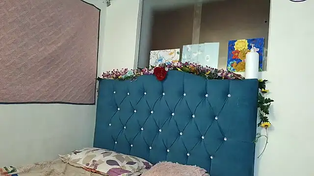 Milkdulce1 online show from March 2, 2026, 1:40 pm