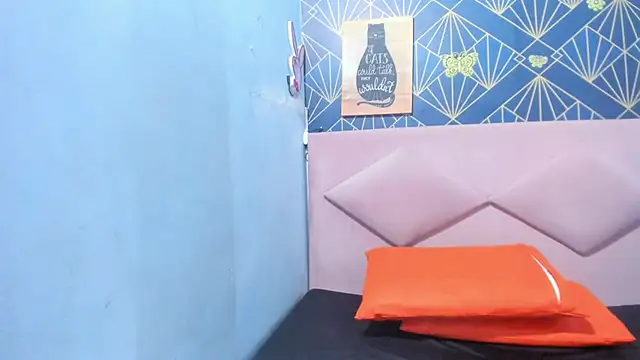 Snapshot of Zaray__ chatting on October 9, 2025, 9:07 am Zaray online show from October 9, 2025, 9:07 am